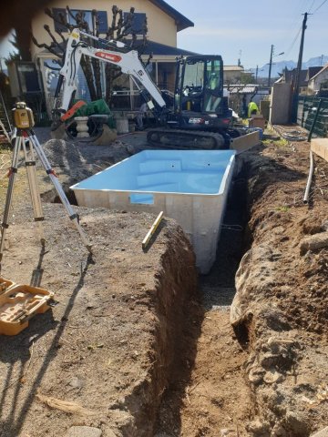 Pose d'une piscine à Annemasse 